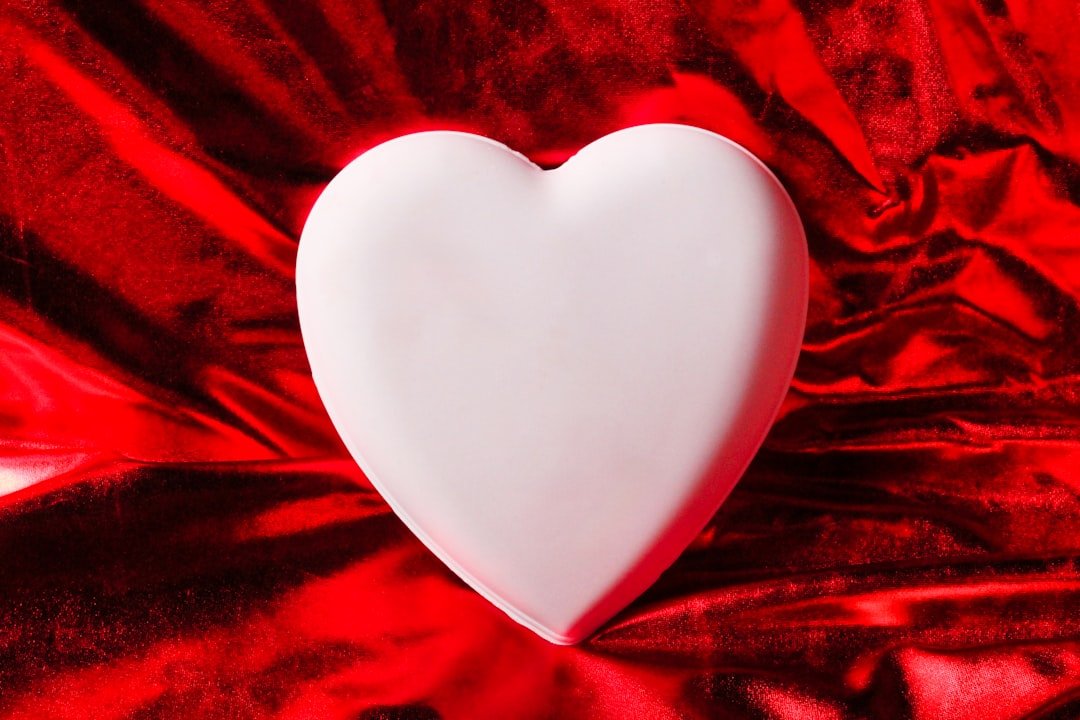 comprendre le lien entre les hormones et le risque cardiovasculaire pour mieux prévenir les maladies du cœur.