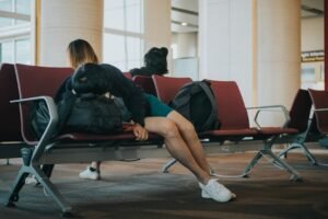 découvrez tout sur le jetlag : causes, symptômes et conseils pour bien gérer le décalage horaire lors de vos voyages.