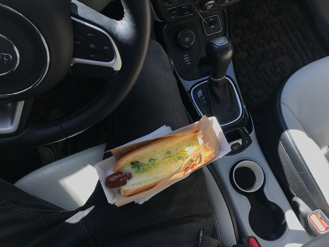 découvrez nos conseils pratiques pour bien manger en voyage, alliant plaisir et nutrition pour rester en pleine forme où que vous soyez.