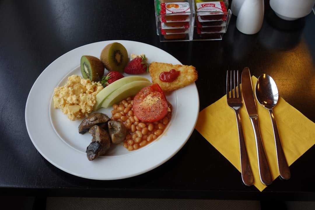 découvrez des conseils pratiques pour manger sainement lors de vos voyages et rester en forme où que vous soyez.