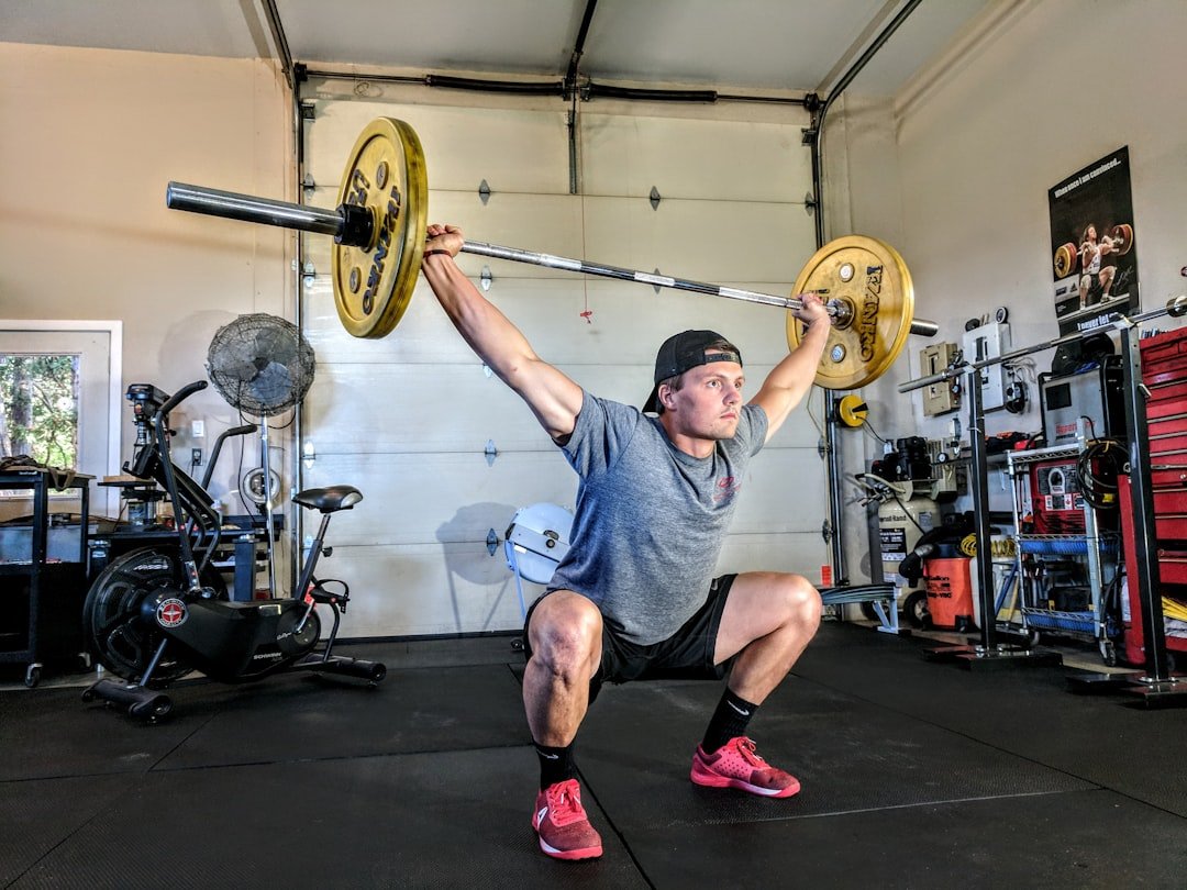 exercices de musculation adaptés pour prévenir et protéger contre les blessures, offrant un entraînement efficace en toute sécurité.