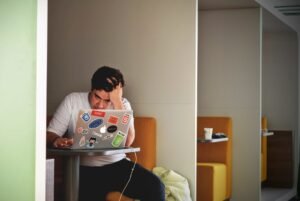découvrez des techniques efficaces de gestion du stress pour améliorer votre bien-être au quotidien et retrouver sérénité et équilibre.